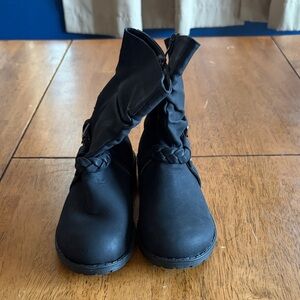 Girls size 1 boots